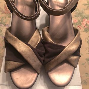 Akaishi Miwa Gold/Brown sandals Size 10